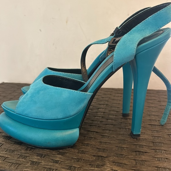 Turquoise Fendi Sandle with Platform - Picture 3 of 5